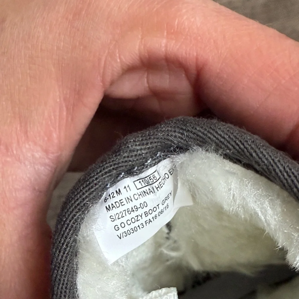 Old Navy Gray Faux Fur Trim Kids Moccasin Boots